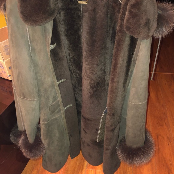 I’m selling warm winter coat. - Picture 2 of 3